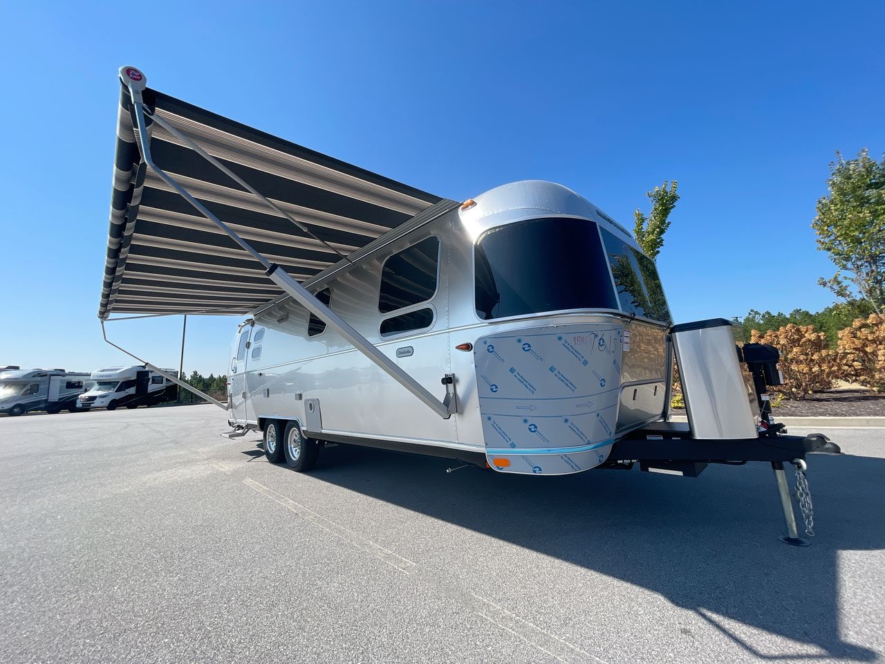 2026 Airstream 27FBQ Base