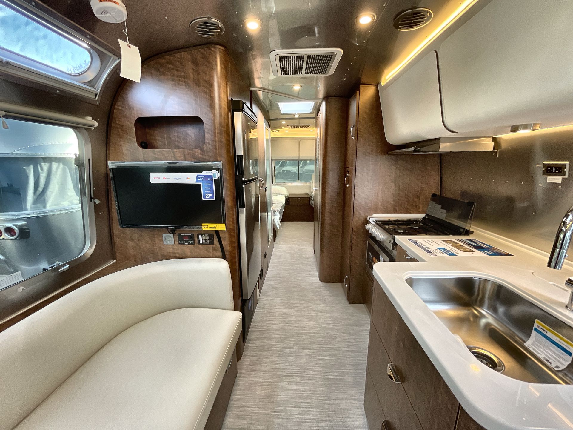 2026 Airstream 27FBT Base