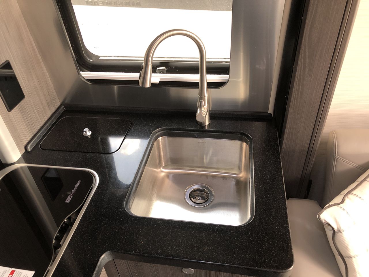 2025 Airstream Murphy Suite Base