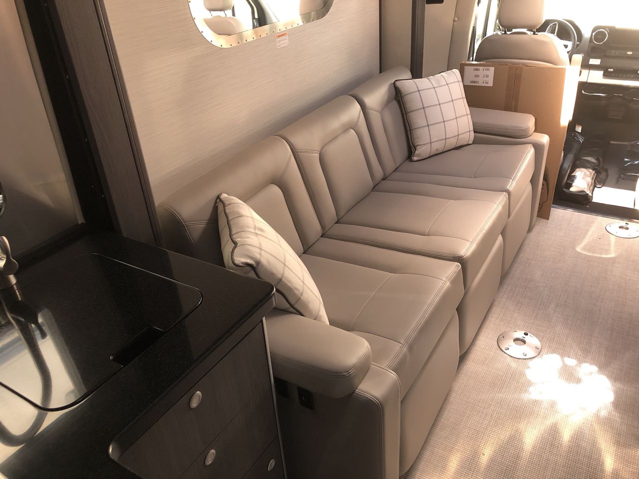 2025 Airstream Murphy Suite Base
