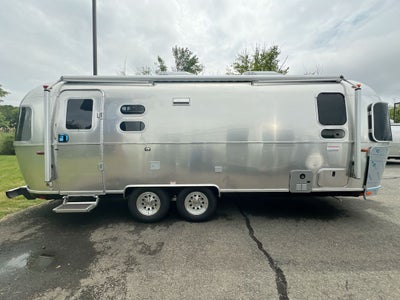 2025 Airstream 27FBT Base