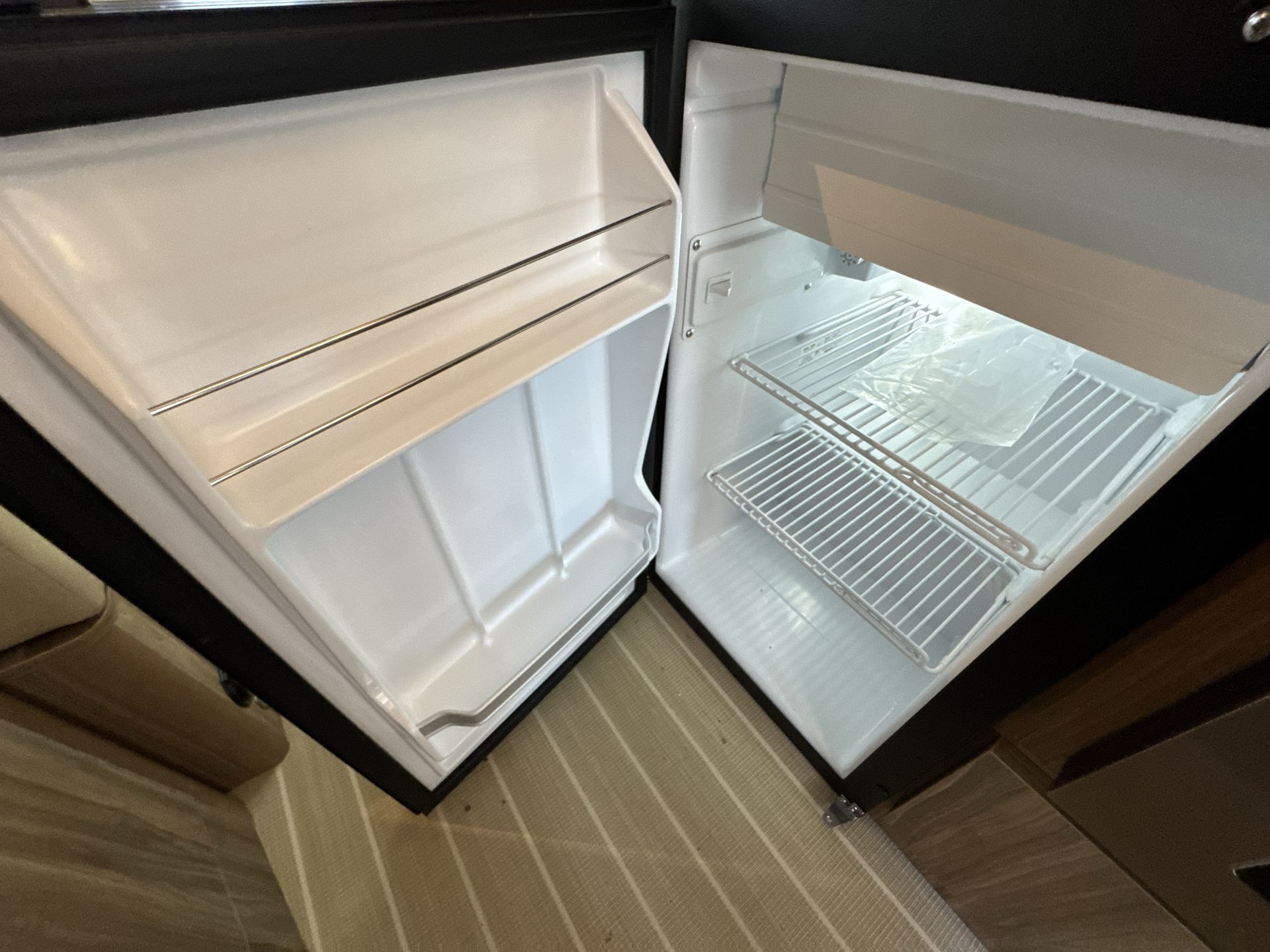 2025 Airstream 24 GL Base