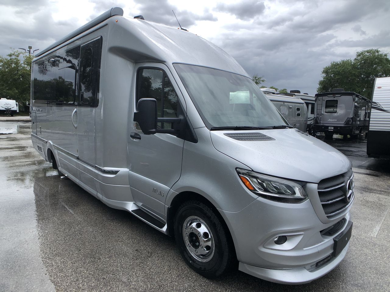 2026 Airstream Murphy Suite Tommy Bahama Base